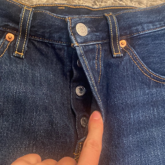 Levi’s shorts - Picture 3 of 4